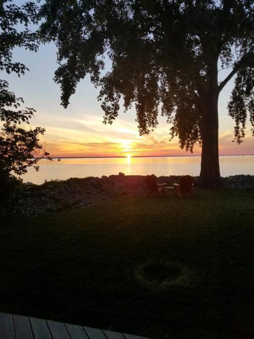 Cozy Cottage On Green Bay Luaran gambar